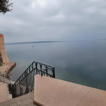 Ivana 4*
